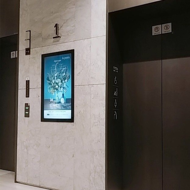 Wall-mounted digital signage for malls, subway stations, restaurants, cafes, supermarkets, and hotels