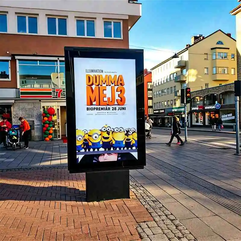Qtenboard Outdoor Vertical Digital Signage for downtown pedestrian streets