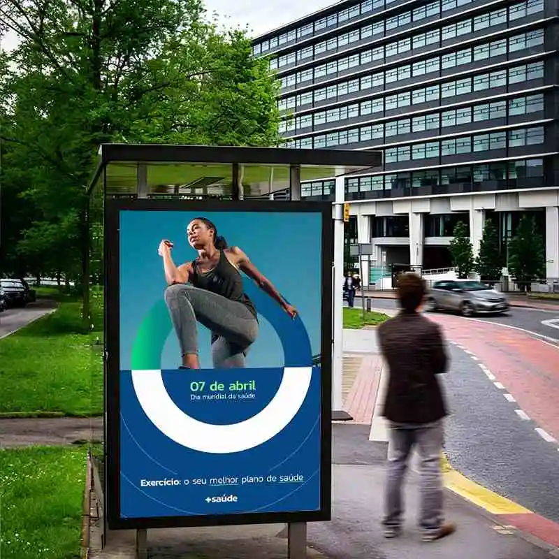 Qtenboard Outdoor Bus Shelter Digital Signage for busy roadside stops