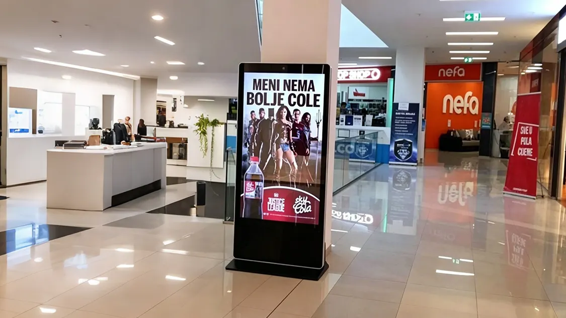 Qtenboard Digital Signage in Luxury Retail and Flagship Stores