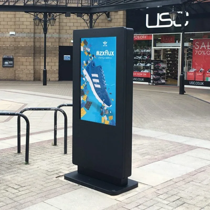 Qtenboard Outdoor Vertical Digital Signage for retail centers and commercial areas